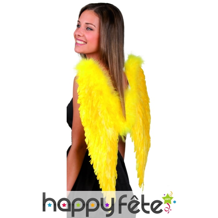 Grandes ailes jaunes d'ange en plumes