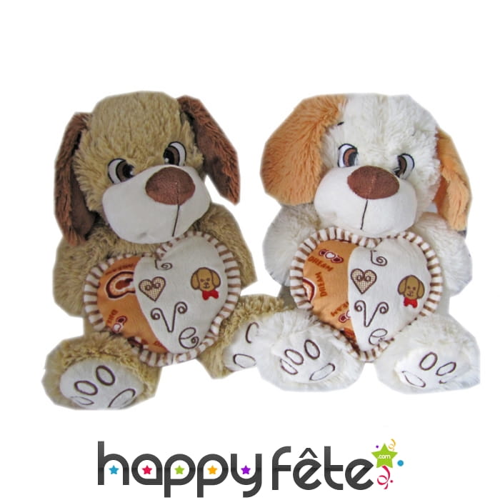 Peluche chien assis avec coeur