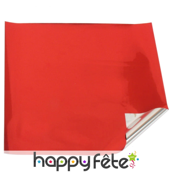 Rouleau de papier cadeau rouge avec face argent