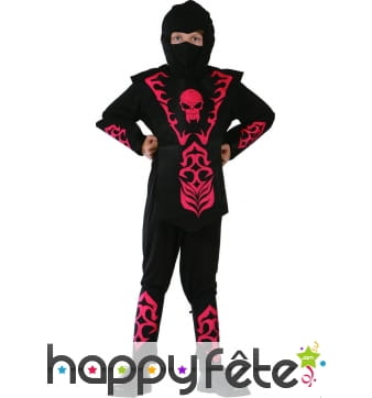 Costume de ninja noir et rouge avec tête de mort