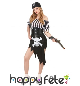 Costume femme pirate noir tête de mort blanche