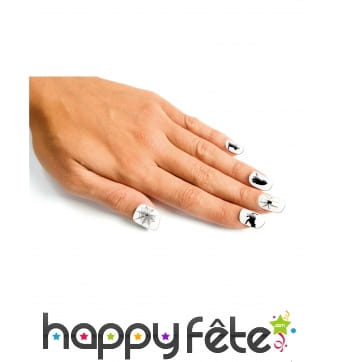 Faux ongles blancs motifs Halloween