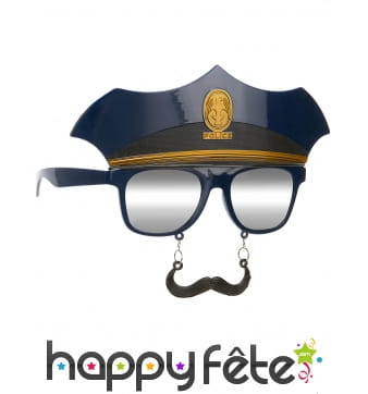 Lunettes casquette de police et moustache