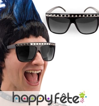 Lunettes noires cloutées punk