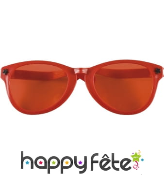 Lunettes rouges géantes