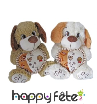 Peluche chien assis avec coeur