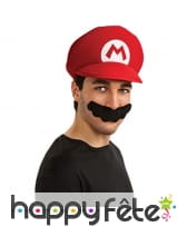 Casquette de mario et moustache