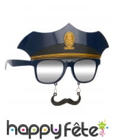 Lunettes casquette de police et moustache