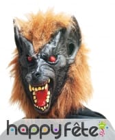 Masque de loup garou aux yeux rouges