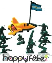 Petits soldats verts avec vehicule et drapeau