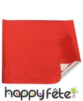 Rouleau de papier cadeau rouge avec face argent